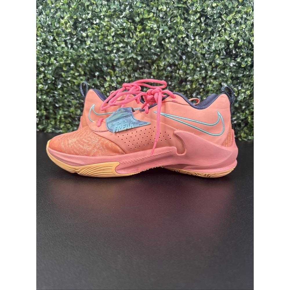 NIKE ZOOM FREAK 3 STAY FREAKY BASKETBALL SHOES ORANGE RARE DA0694-600 Sz 9.5 Men - Picture 8 of 10